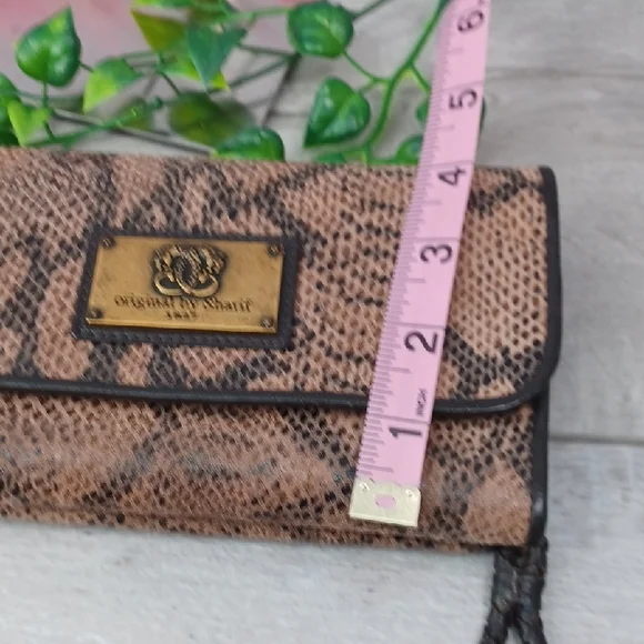 Sharif Wallet Wristlet - Picture 9 of 11